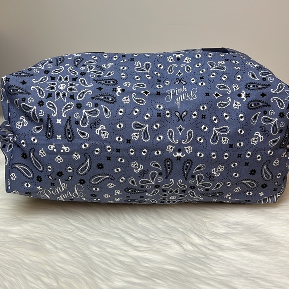 NWT PINK VICTORIA'S SECRET Reversible Canvas Paisley to Navy Tote Bag - Picture 13 of 16